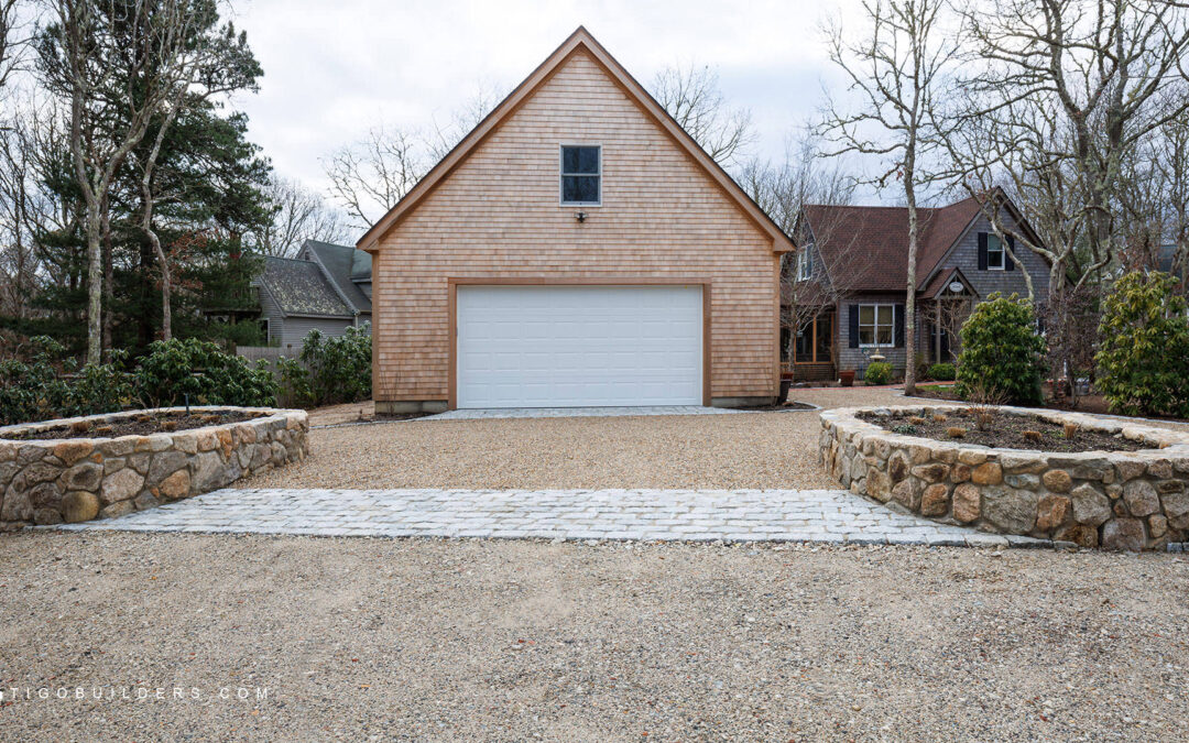 Detached Garage